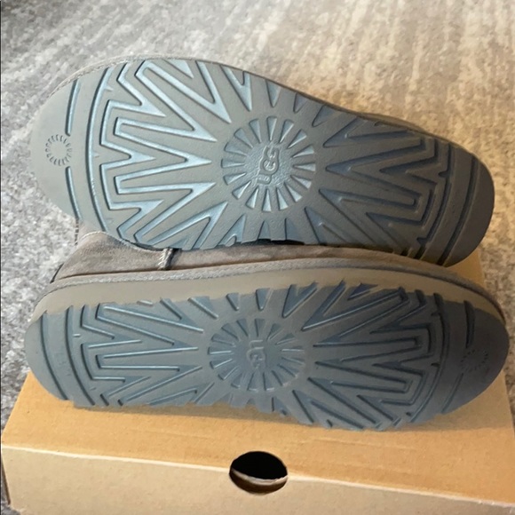 UGG Classic Short II Boot - Grey - Picture 4 of 7